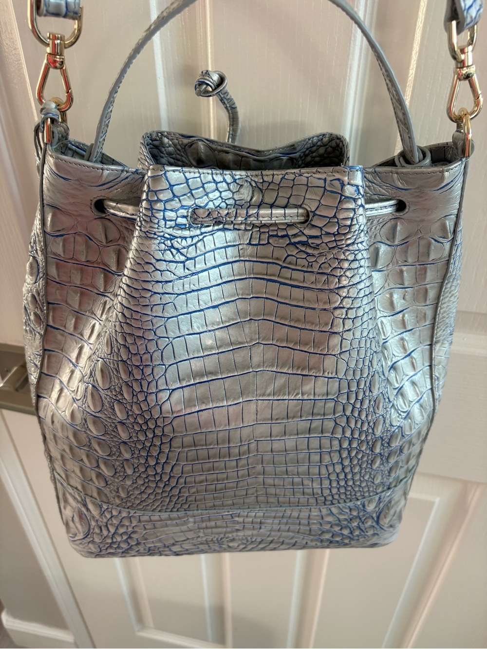 Brahmin | Marlowe Bucket Bag Eggshell Melbourne | Blue and Silver | Like New - Picture 4 of 8
